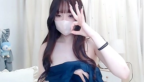 Erotic live chat with cute beautiful girl