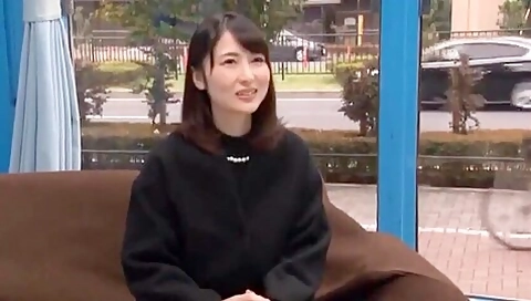 250103乳首の色とか気にする奥様に挿入i3